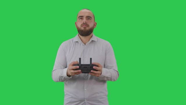 Piloto de drone  50fps - Chroma key (pantalla verde) - (Grabado con black magic 6k pro RAW)