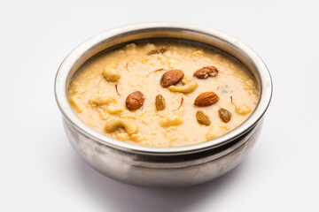 Nolen Gurer Chanar Payesh or Milk pudding of cottage cheese, rice and jaggery, bengali sweet recipe