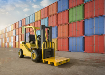 forklift truck at container terminal © phonlamaiphoto