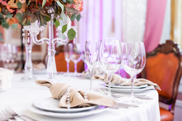 Beautiful table setting with floral decor
