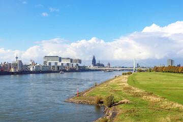 Rhein bei Köln