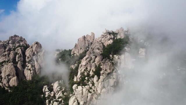 The beautiful natural scenery of Laoshan Mountain in Qingdao
