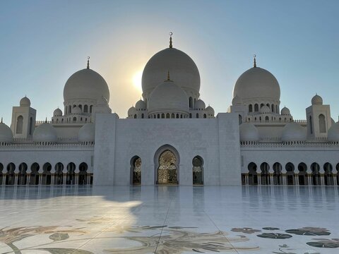 Beautiful shot of Sheikh Zayed Grand Mosque, Abu Dhabi, United Arab Emirates