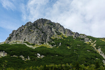A peak Predna zeruchova veza (Skrajna Rzezuchowa Turnia, Skrajna Gajnista Turnia, Vychodna zeruchova veza) with many climbing routes in the Tatras. - 535495761