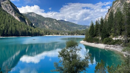 Lake braises