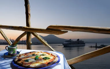 Fotobehang Pizza place overlooking the port and volcano Vesuvius © elvirkin