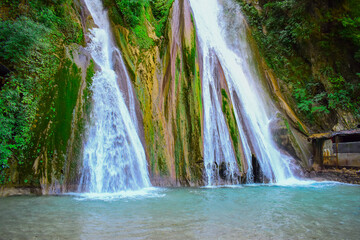 Fototapeta na wymiar waterfall in the Mountain
