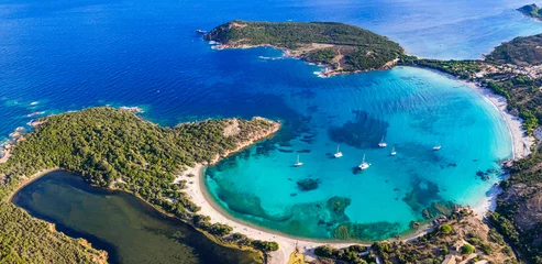Papier Peint photo Plage de Palombaggia, Corse Les meilleures plages de l& 39 île de Corse - vue panoramique aérienne sur la magnifique plage de Rondinara avec une forme ronde parfaite et une mer turquoise cristalline.