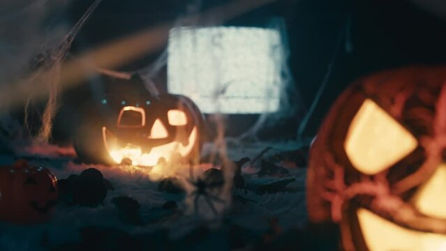 Flashing halloween pumpkins and bad tv analog ghost in the night room