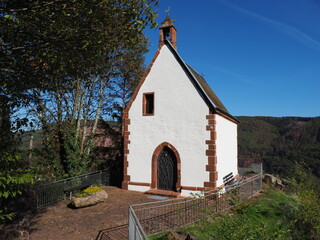 St.-Michaels-Kapelle bei Taben-Rodt im Herbst