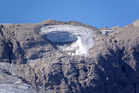 Gletscherabbruch an der Marmolada