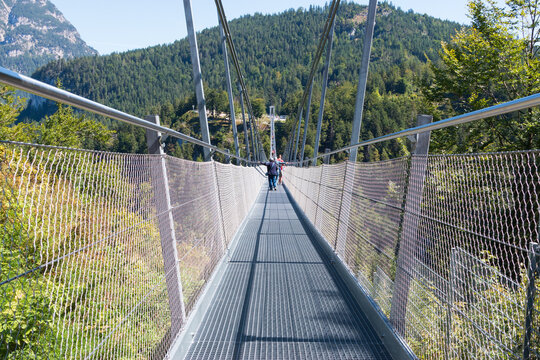 Hangebr&uuml;cke bei Reutte  im Tirol. Die highline179 verbindet die Burgruine Ehrenberg mit dem Fort Claudia.