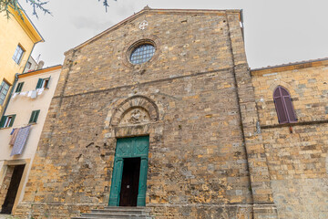 Fototapeta na wymiar Eglise à Volterra, Italie