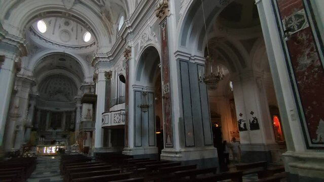 Minori - Panoramica interna della Chiesa di Santa Trofimena