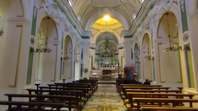 Praiano - Panoramica interna della Chiesa di San Gennaro