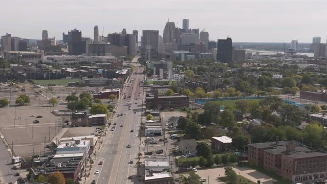 Michigan Avenue in Detroit Right to Left Aerial 4K