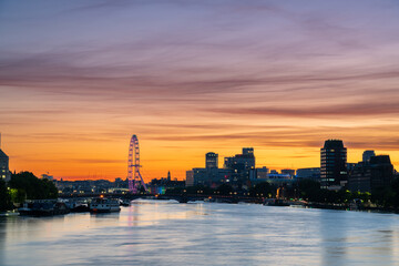 Obraz premium South Bank skyline panorama at sunrise in London. England