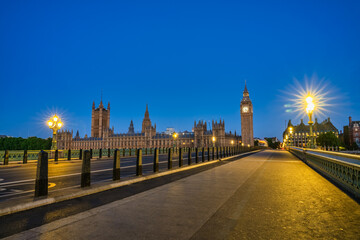 Fototapeta na wymiar Night time view of Big Ben and Westminster Bridge