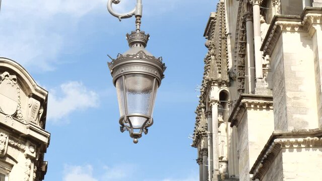 Lampadaire cath&eacute;drale Reims