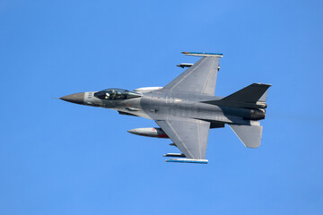 Fototapeta na wymiar American military fighter jet in flight