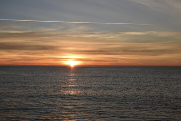 Amaneciendo en el mar.