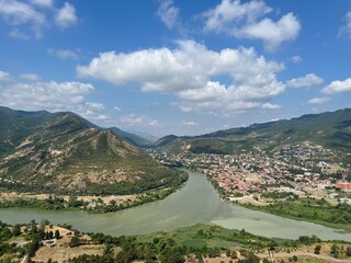 Fototapeta na wymiar view of the river and mountains
