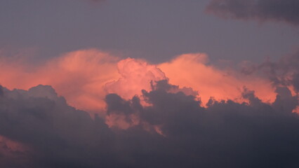 Fototapeta na wymiar pink fire in the clouds