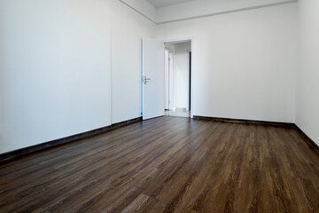 Obraz premium New empty room in modern apartment
