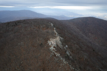 Fototapeta na wymiar A rocky side of a mountain in Virginia