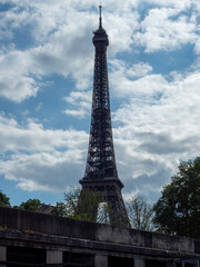 Fototapeta na wymiar Approaching the Eiffel Tower from the Seine River