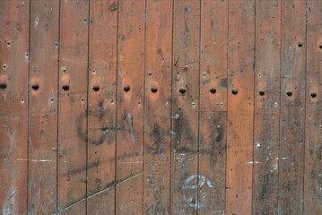 Fototapeta premium Gros plan portail vieillis