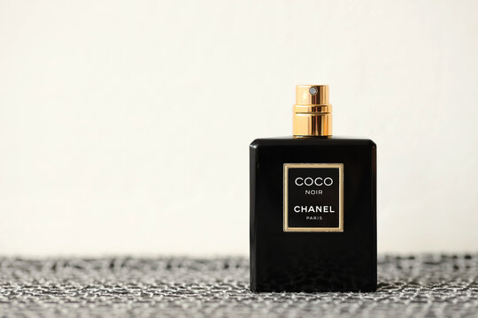 Obrázky Chanel Perfume – procházejte fotografie, vektory a videa 948
