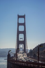 Vertical shot of the Golden Gate bridge in the daytime