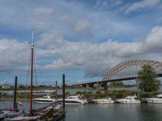 Die Stadt Nijmegen an der Waal