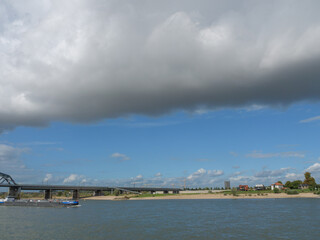 Obraz premium Die holländische Stadt JNijmegen an der Waal