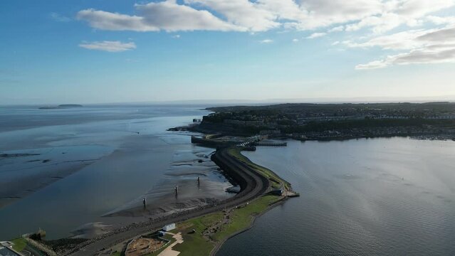 Cardiff Bay Trail Walk along barrage