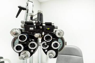 Optical device for measuring people's eyesight