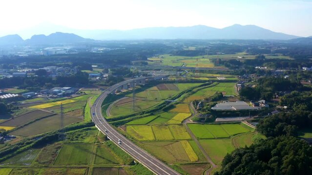 茨城空港アクセス道路※奥は常磐道の小美玉スマートIC（茨城県石岡市）