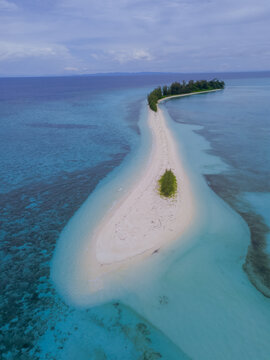 Matas Island, the beautiful island in Auri. Beautiful island in the Auri archipelago, Cendrawasih Bay National Park