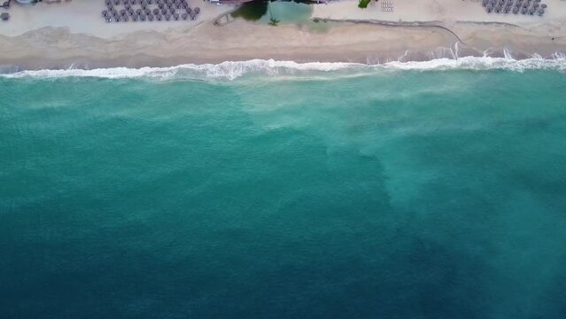 Playa Agua Cristalina Peces Drone