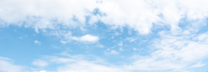 I like to look at the sky because it makes me feel comfortable, clear sky, white clouds, blue sky.