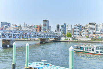 東京都墨田区隅田川と遊覧船