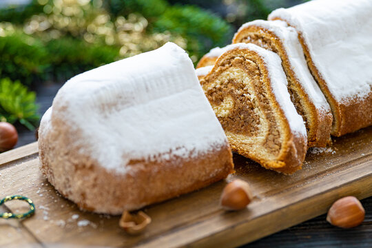 Christstollen Mit Nüssen