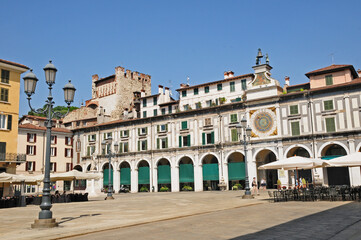 Fototapeta na wymiar Brescia, Piazza della Loggia - Torre dell'orologio 