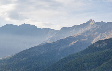 Fototapeta premium mountains in Kurzras in South Tyrol