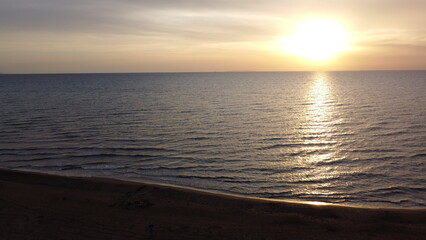 Tramonto sulla spiaggia toscana