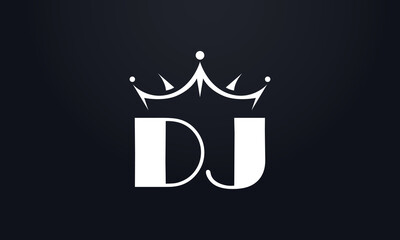 King crown logo design vector and extra bold queen symbol