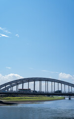川　陸橋　青空