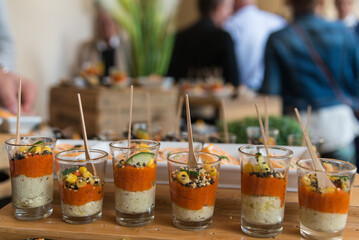 Verrines au coulis de poivron rouge - ambiance de cocktail
