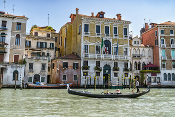 Fototapeta na wymiar venecia canal Italia